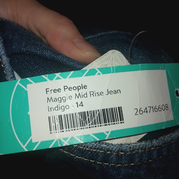 We The Free mid rise Maggie jeans - Picture 3 of 5